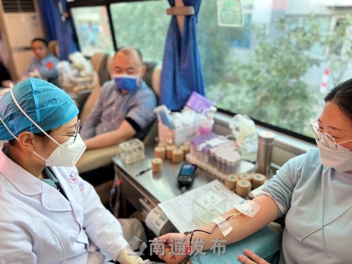 【南通发布】共计献血3万多毫升！缓解血液库存压力，Bevictor伟德组织职工爱心献血